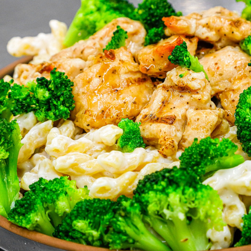 Broc 'n' Chix Alfredo